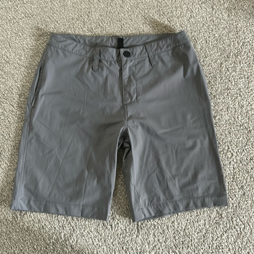 Zella men’s size 31 gray shorts inseam 9 inches